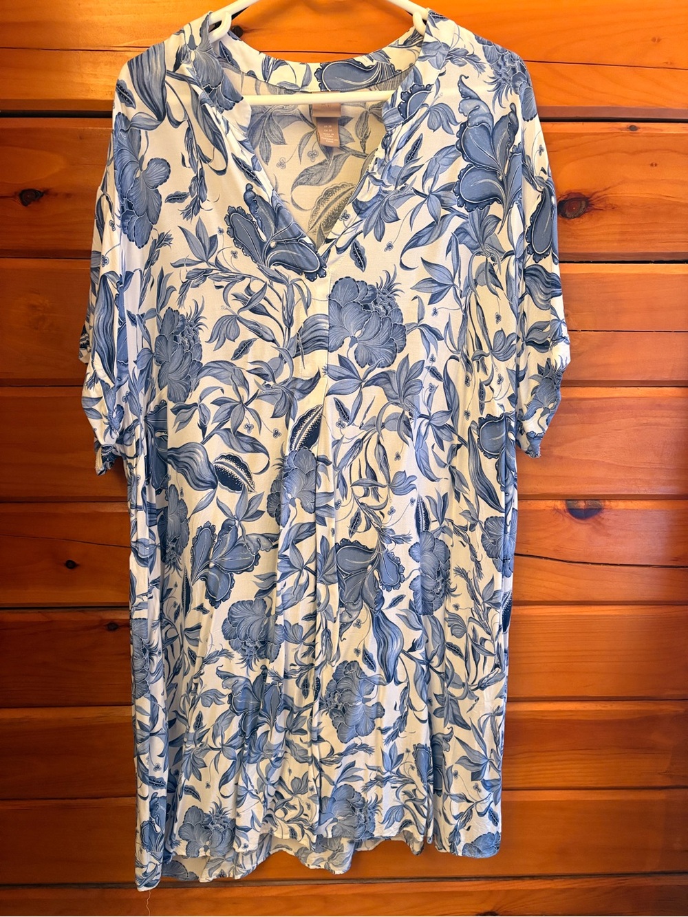 Women’s Blue Floral V-Neck Dress